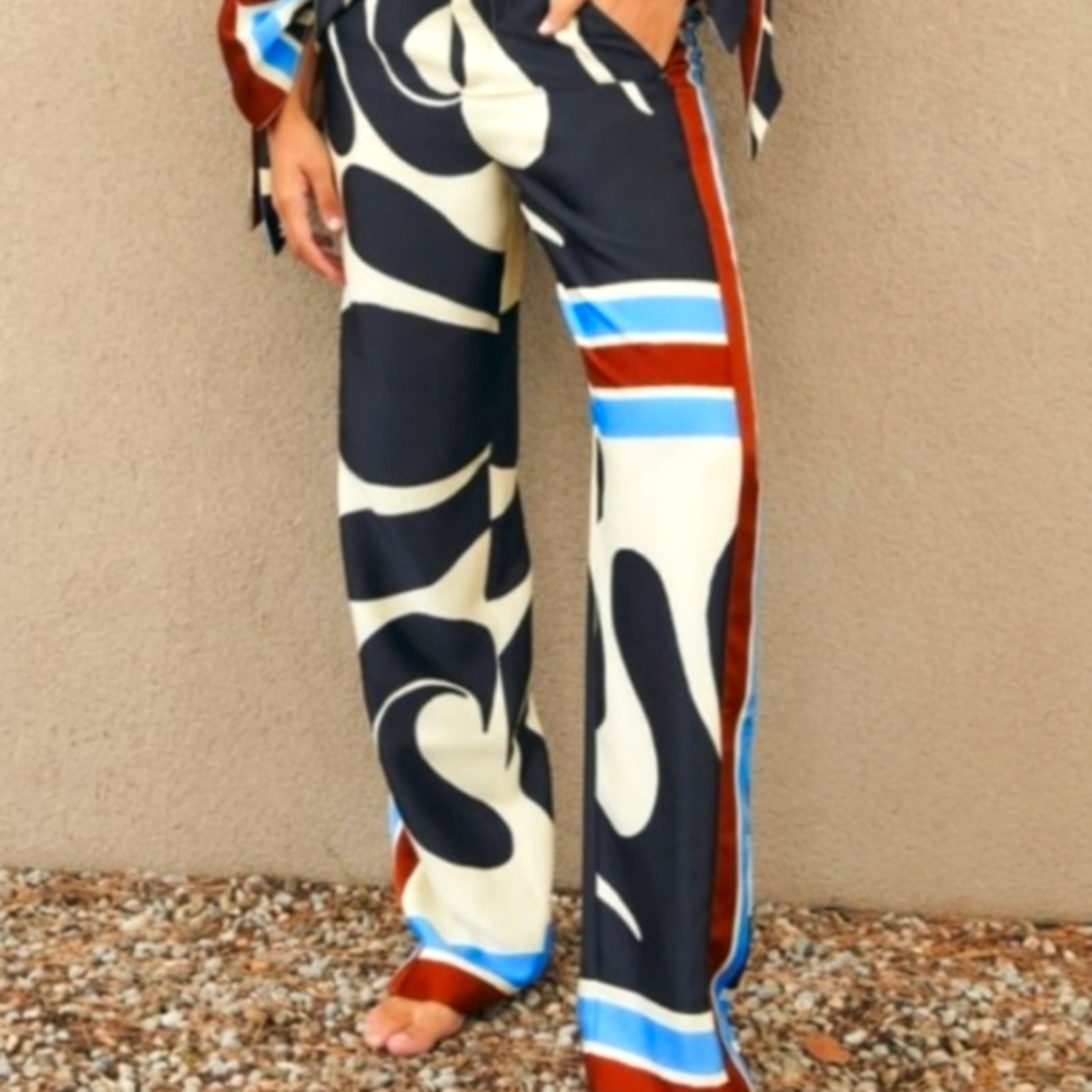 Printed Wide-Leg Pants in Navy, Cream & Blue